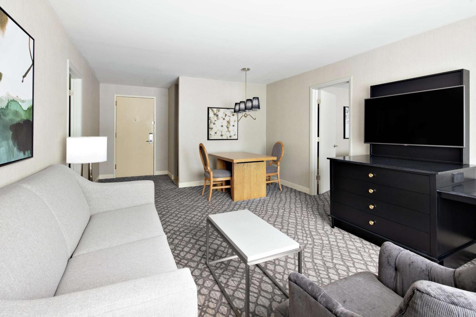 Doubletree Suites By Hilton Charlotte/Southpark Exterior foto