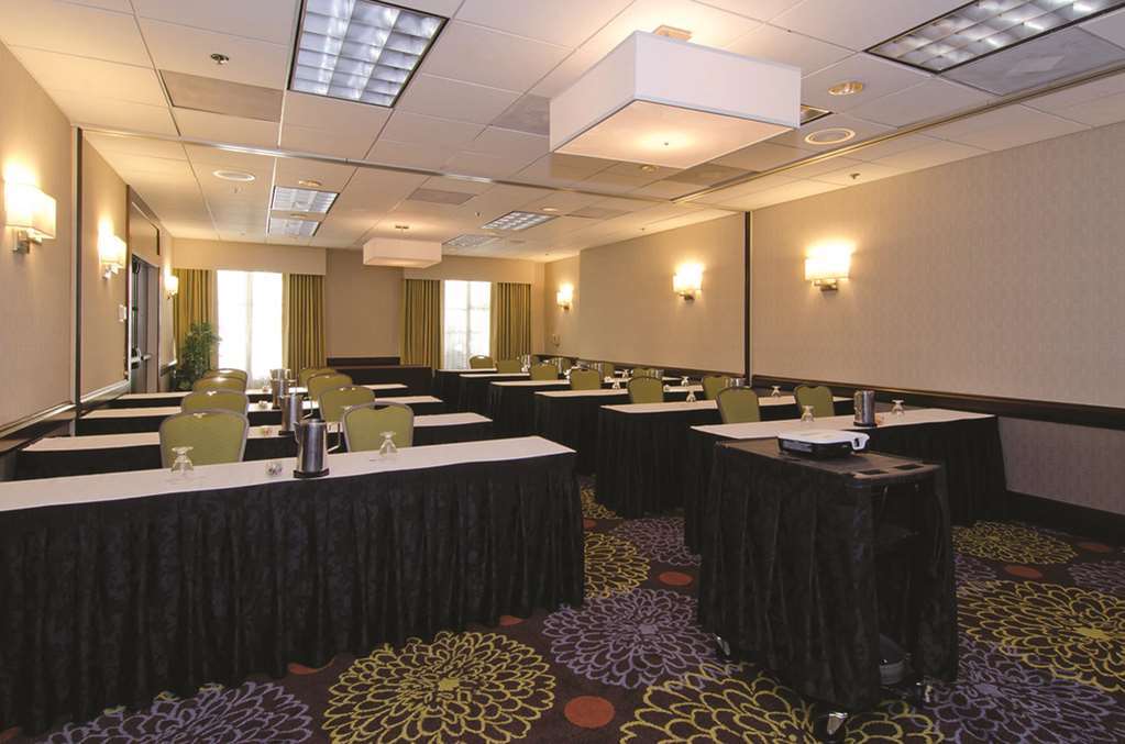 Doubletree Suites By Hilton Charlotte/Southpark Facilități foto